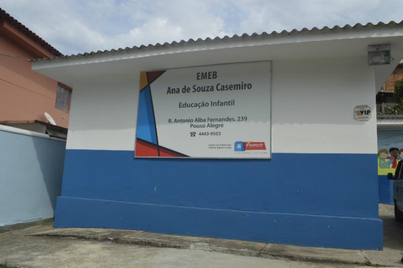 Frente da escola 