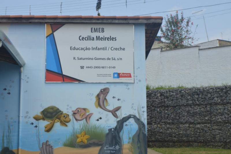 Frente da escola 