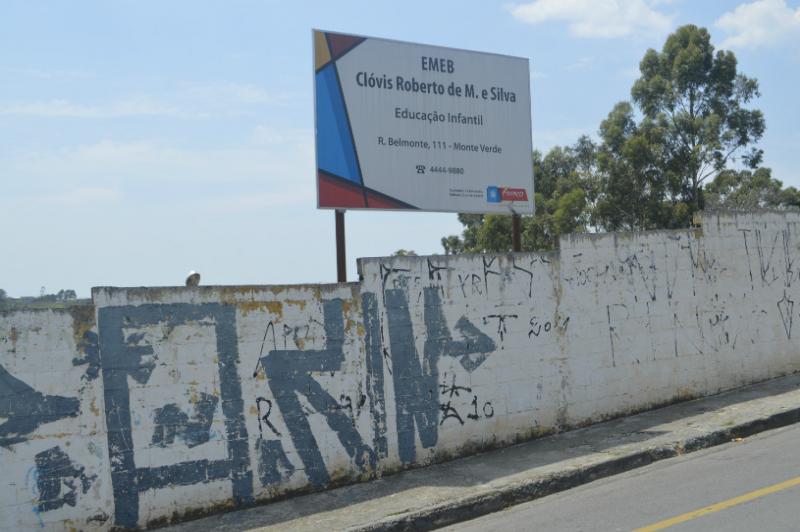 Frente da escola 