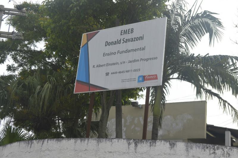 Frente da escola 