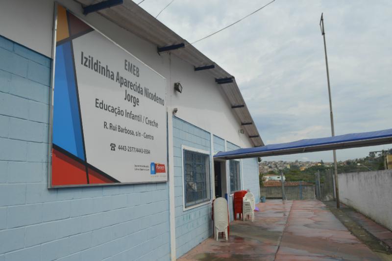 Frente da escola 