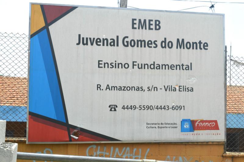 Frente da escola
