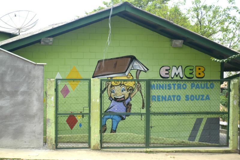 Frente da escola 