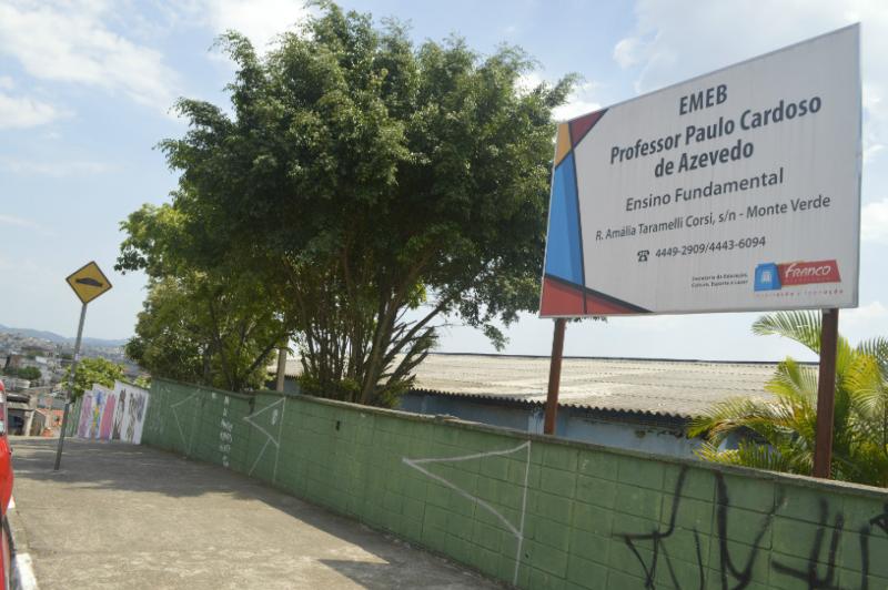 Frente da escola 