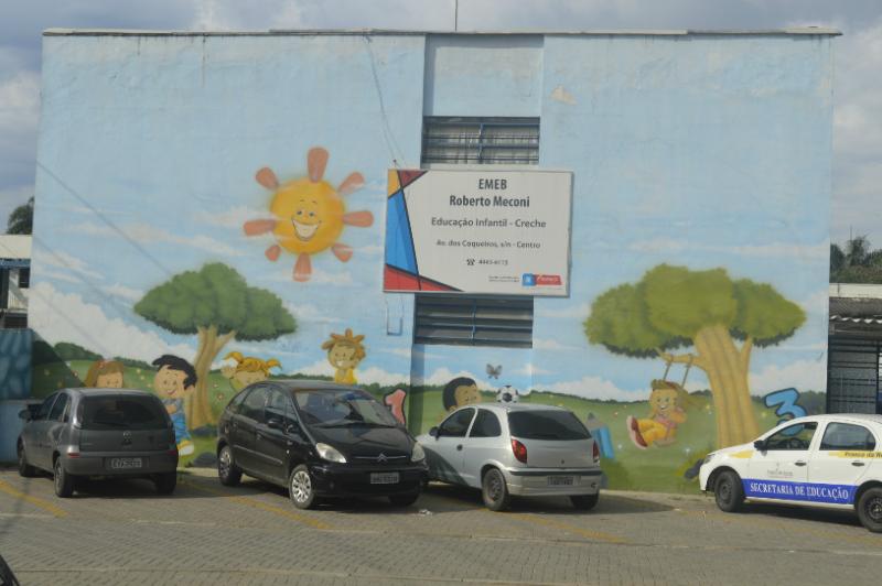 Frente da escola 