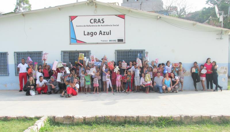 Crianças dos CRAS são presenteadas com mais de 400 brinquedos doados pela Escola Superior de Bombeiros de Franco da Rocha Crianças dos CRAS são presenteadas com mais de 400 brinquedos doados pela Escola Superior de Bombeiros de Franco da Rocha