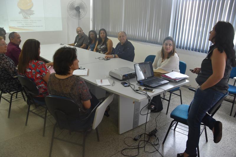 Em reunião, Centro de Referência em Saúde do Trabalhador (CEREST) apresenta as ações realizadas pelo núcleo Em reunião, Centro de Referência em Saúde do Trabalhador (CEREST) apresenta as ações realizadas pelo núcleo
