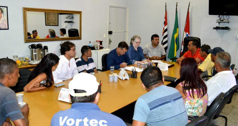 Para tratar sobre questões de habitação, moradores do bairro Green Valley vão ao gabinete Para tratar sobre questões de habitação, moradores do bairro Green Valley vão ao gabinete