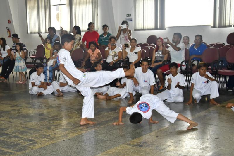 Mais de 70 alunos de capoeira do CRAS participam de formatura no Centro Cultural Mais de 70 alunos de capoeira do CRAS participam de formatura no Centro Cultural