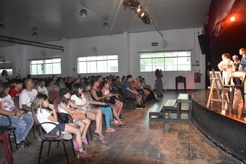 Mostra de teatro infantil encantou o público no Centro Cultural Newton Gomes de Sá Mostra de teatro infantil encantou o público no Centro Cultural Newton Gomes de Sá