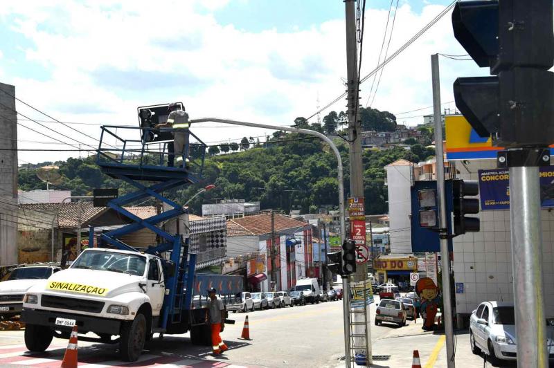 Cruzamento entre as ruas Coronel Domingos Ortiz e Coronel Fagundes ganhará semáforos Cruzamento entre as ruas Coronel Domingos Ortiz e Coronel Fagundes ganhará semáforos