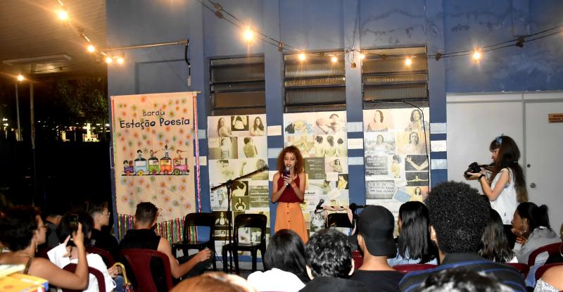Sarau Estação Poesia reuniu grandes emoções na última sexta-feira (3) Sarau Estação Poesia reuniu grandes emoções na última sexta-feira (3)
