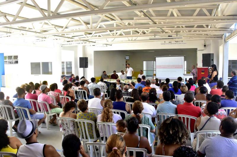 Mais de 150 moradores da Vila Palmares participam de reunião sobre processo de regularização fundiária do bairro Mais de 150 moradores da Vila Palmares participam de reunião sobre processo de regularização fundiária do bairro