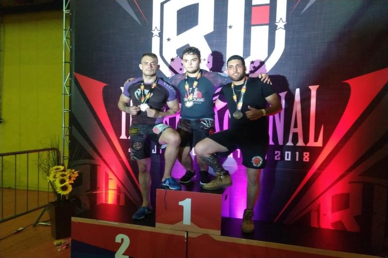 Atletas de Franco participam de competições de Jiu-Jitsu no Rio de Janeiro e São Paulo Atletas de Franco participam de competições de Jiu-Jitsu no Rio de Janeiro e São Paulo