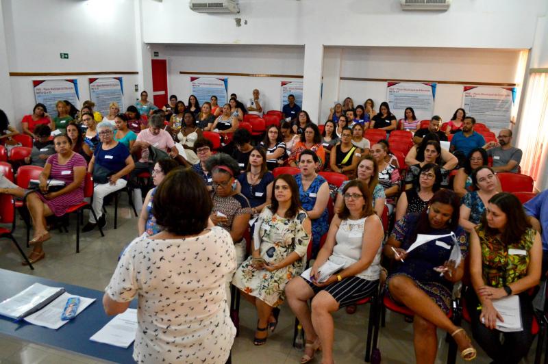 Futuro do ensino e metas previstas no PME são debatidas durante 4ª Conferência Municipal da Educação Futuro do ensino e metas previstas no PME são debatidas durante 4ª Conferência Municipal da Educação