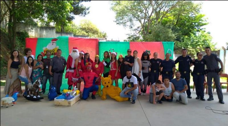 Festa de Natal no CAPS i de Franco teve Papai Noel e até super-heróis Festa de Natal no CAPS i de Franco teve Papai Noel e até super-heróis