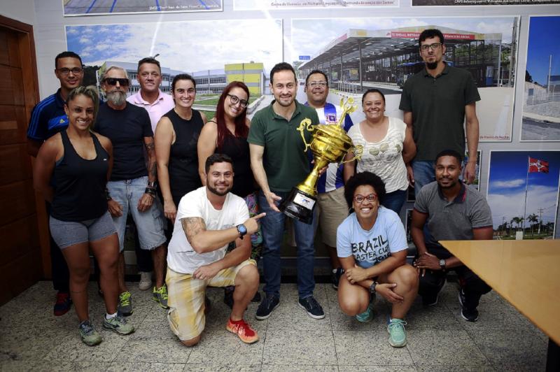 Campeões da Copa Cimbaju são recebidos no gabinete do prefeito Campeões da Copa Cimbaju são recebidos no gabinete do prefeito